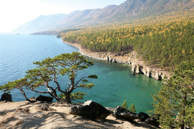 Озеро байкал 2015. Озеро Байкал. Озеро Байкал, Восточная Сибирь. Озеро Байкал летом. Байкальское озеро.