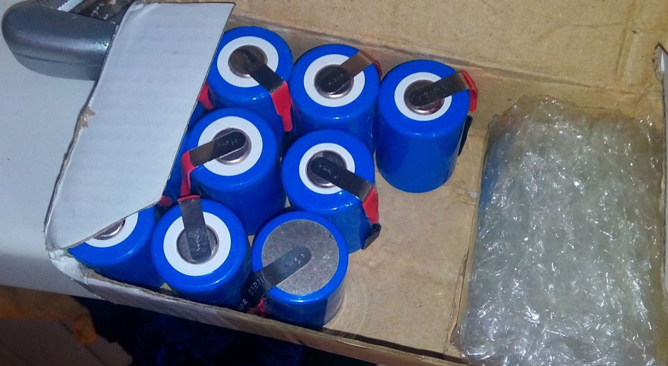 замена элементов питания шуруповерта — Hyundai Elantra (5G), 1,6 л ...