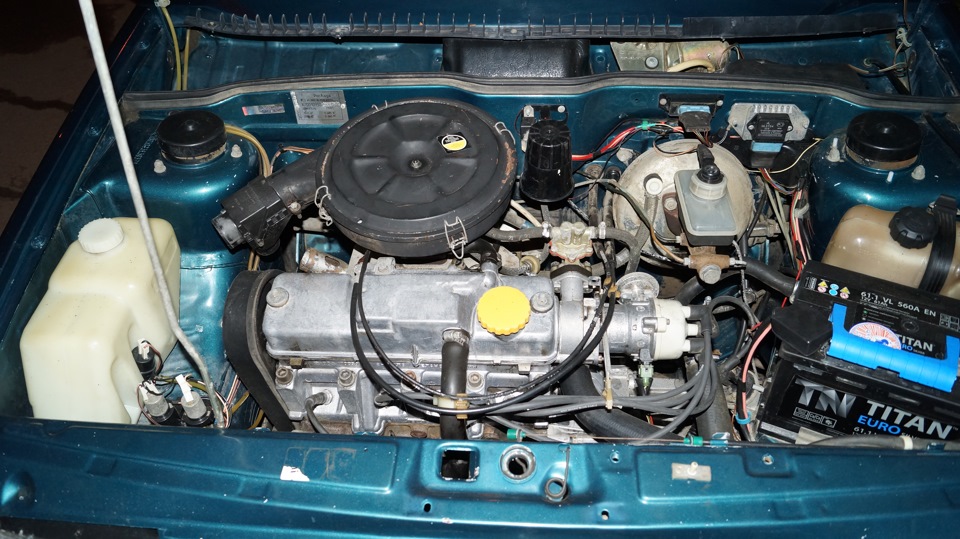 Двигатель 21093.