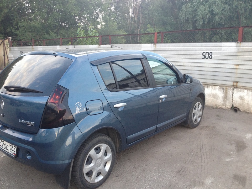 Рено сандеро 1,4 2012. Renault sandero 2009. Запчасти рено сандеро 1 поколения. Рейлинги рено сандеро. Renault sandero 2014.