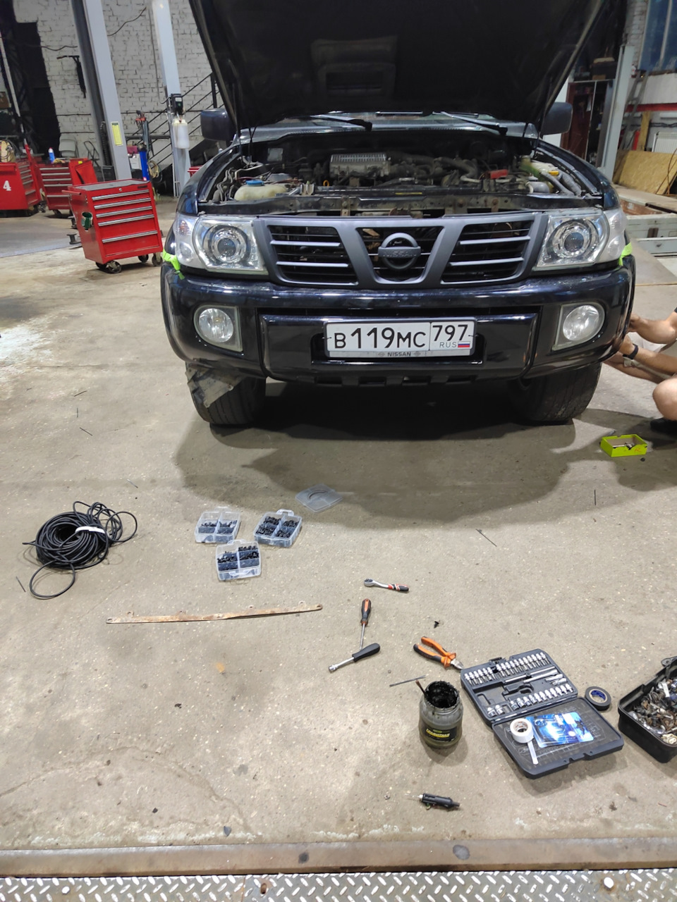 Фото в бортжурнале Nissan Patrol GR II (Y61)