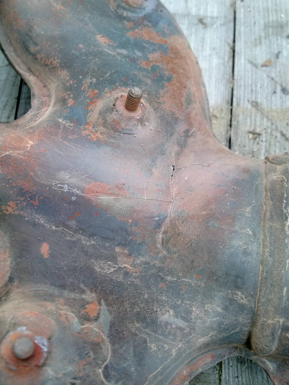 Лопнул выпускной коллектор. — Mitsubishi Chariot (3G), 2,4 л, 2001 года ...