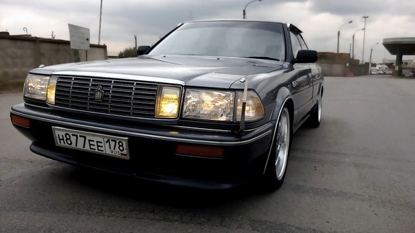 Toyota crown drive2