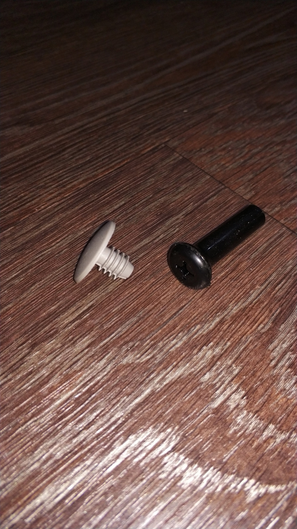 Клипса потолка 2110 и грибок от 2108 — Lada XRAY