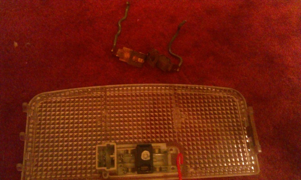 Решил модернизировать штатный плафон освещения приоры (не "Люкс ...