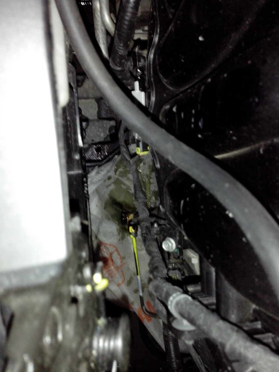 Удаление клапана задержки сцепления. — Hyundai Solaris, 1,4 л, 2013 ...