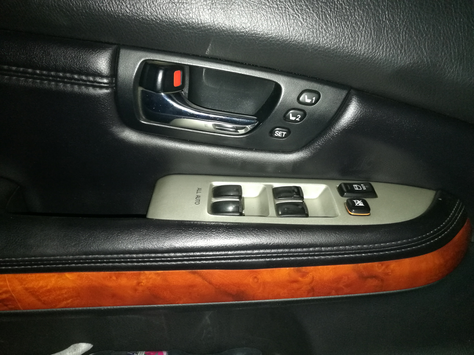 Кнопки памяти сидений. Подсветка памяти сидений Лексус рх300. Память сидений на Lexus RX 350. Подсветка кнопки памяти сидений rx300. Rx350 подогрев сидений кнопка.