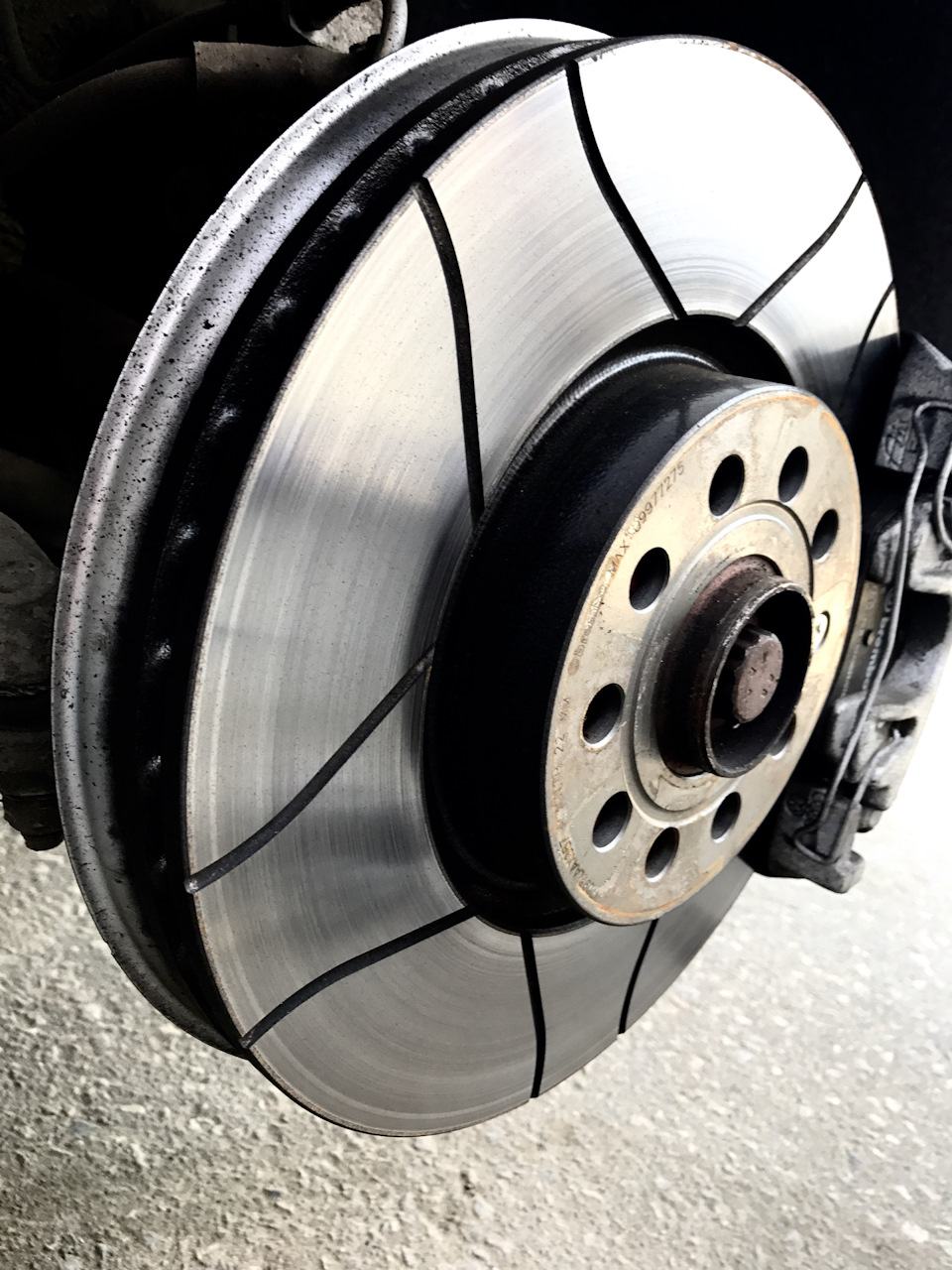 Тормозные диски от surf на prado 120. Тормоза порше 911. Тормозные диски dexcel. Производители тормозных дисков. Дисковые тормоза.