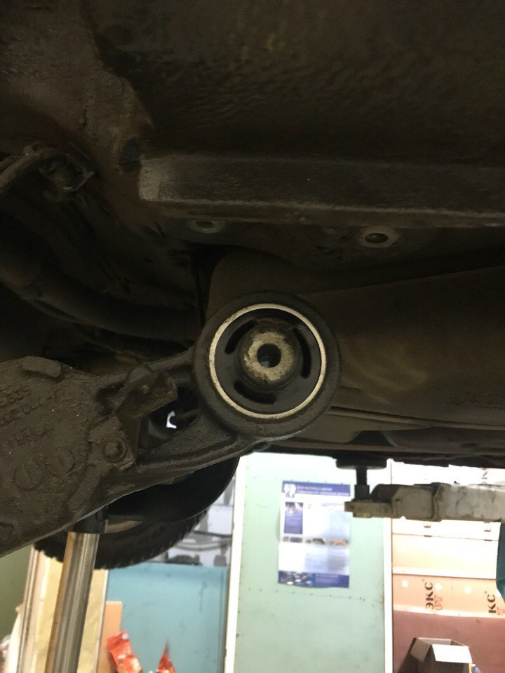 Сайлентблоки задней балки — Opel Astra H, 1,8 л, 2008 года | визит на ...