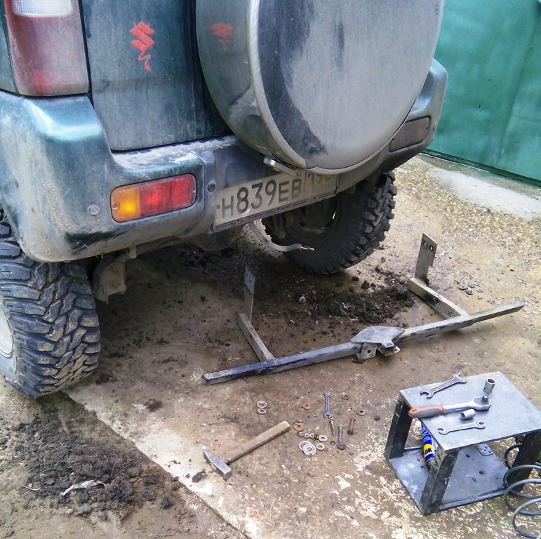 Буксировочные проушины смастерил модные. — Suzuki Jimny (1G), 1,8 л ...