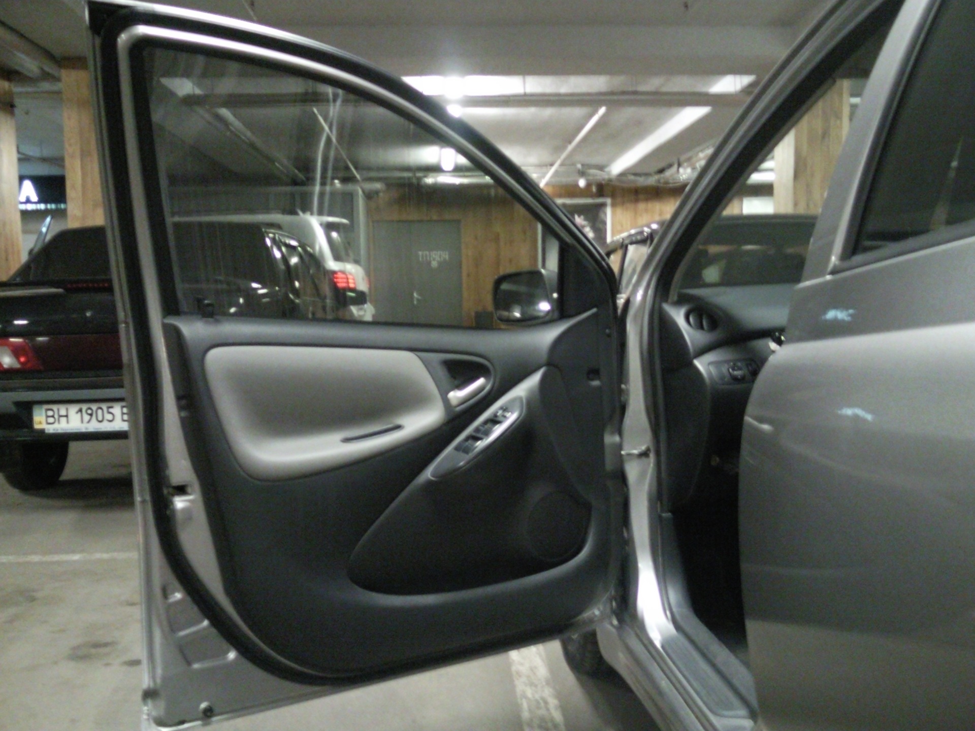 Leather interior - Toyota Yaris 13L 2003