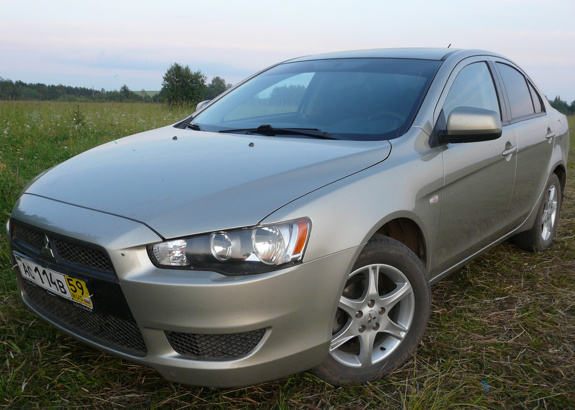 Mitsubishi Lancer 10 старый