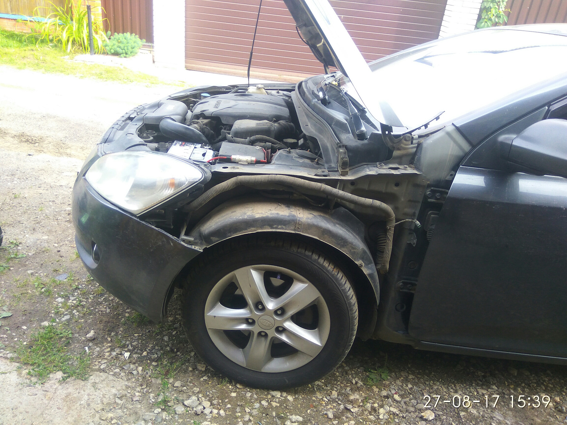 Снял левое крыло для покраски. — KIA Ceed (1G), 1,6 л, 2008 года ...