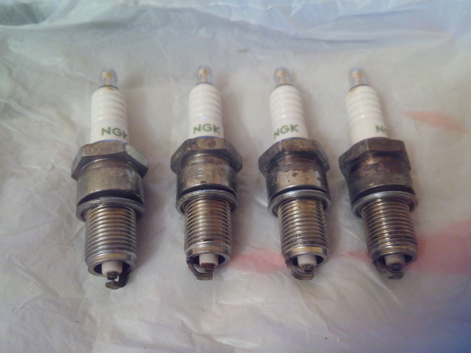 кипятим (чистим) свечи — Lada 21083, 1,3 л, 1991 года | плановое ТО ...