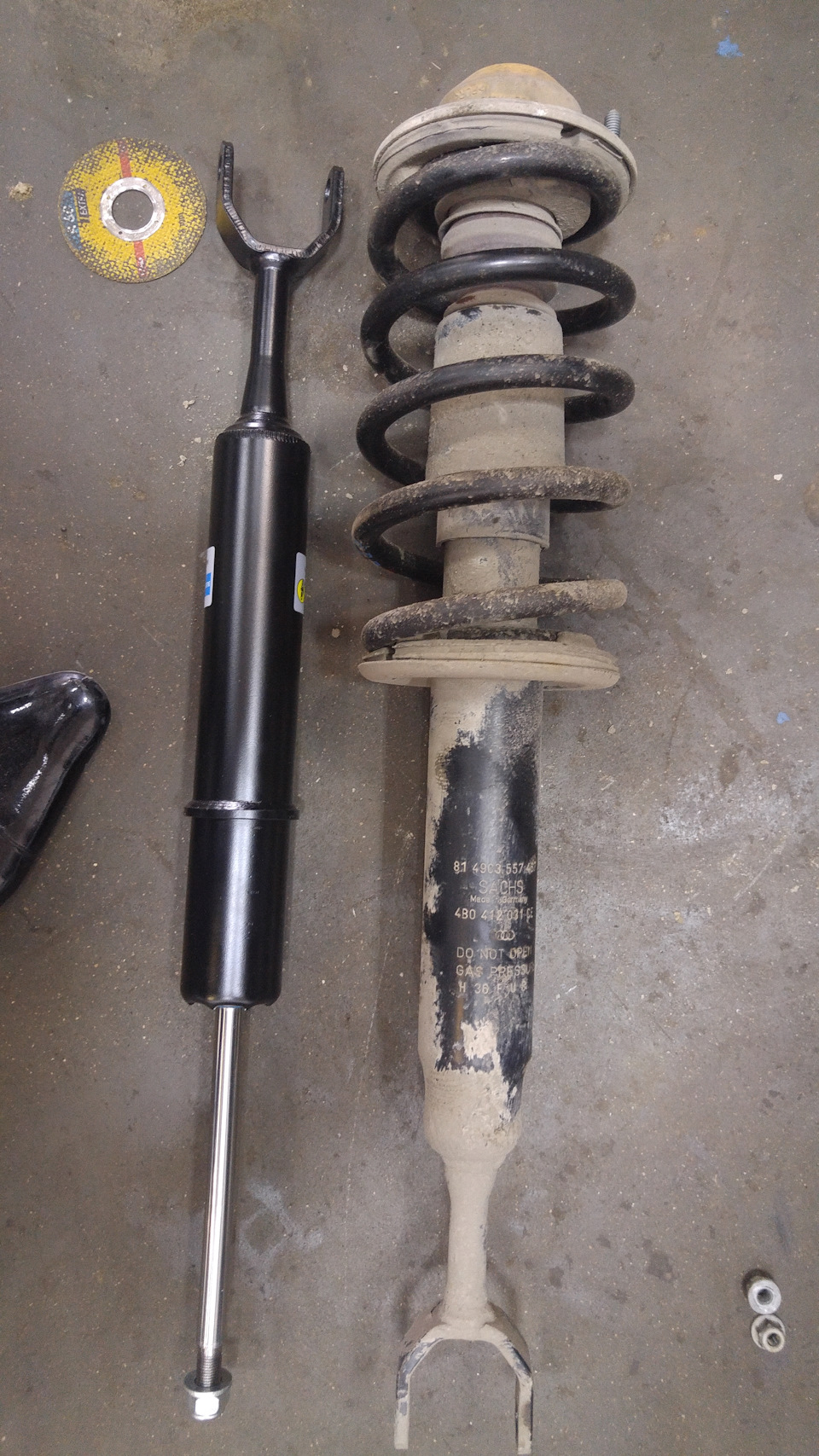 Старая и новая стойка амморта в сравении — Volkswagen Passat B5