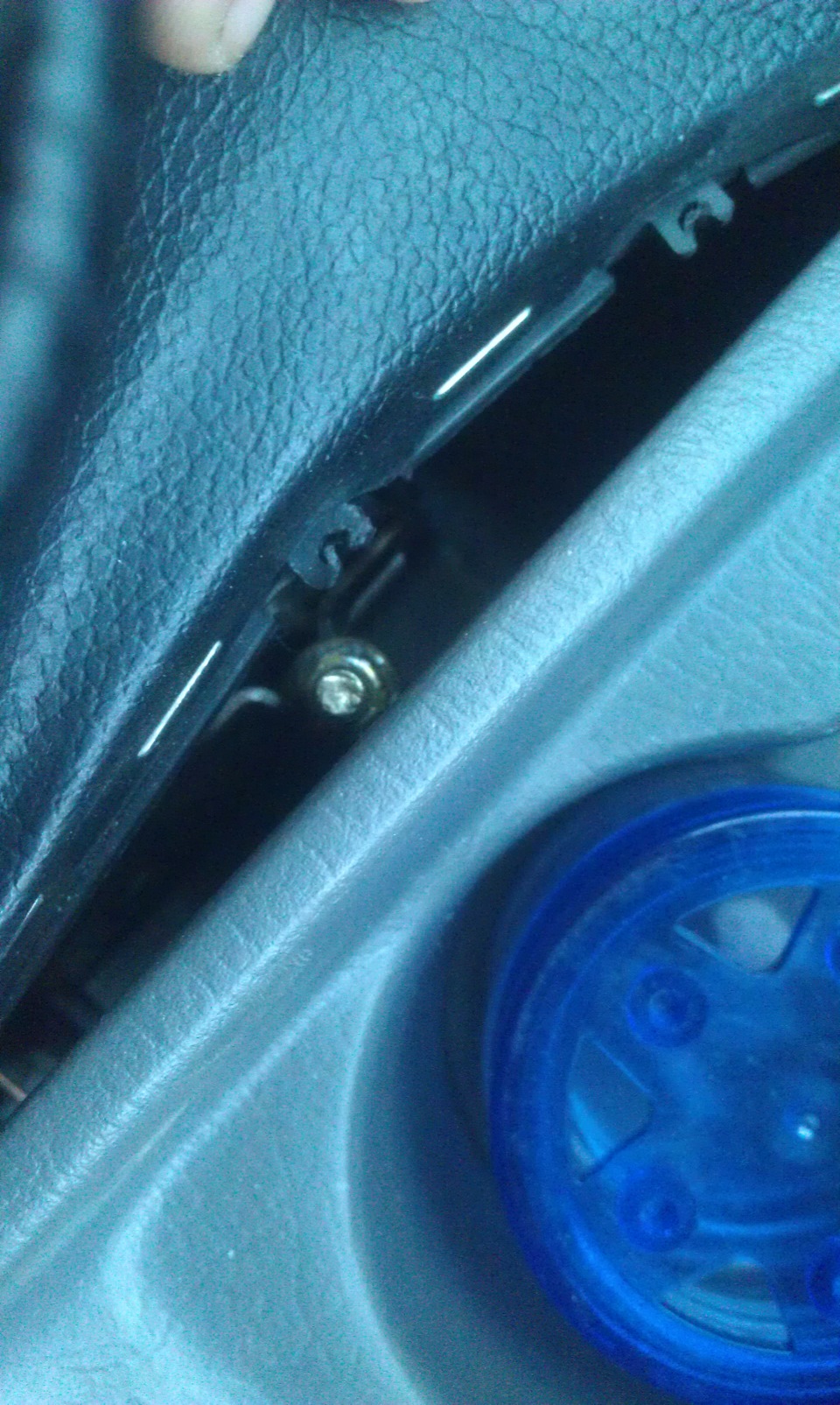 Как подтянуть ручник из салона или не все оказалось так просто — KIA