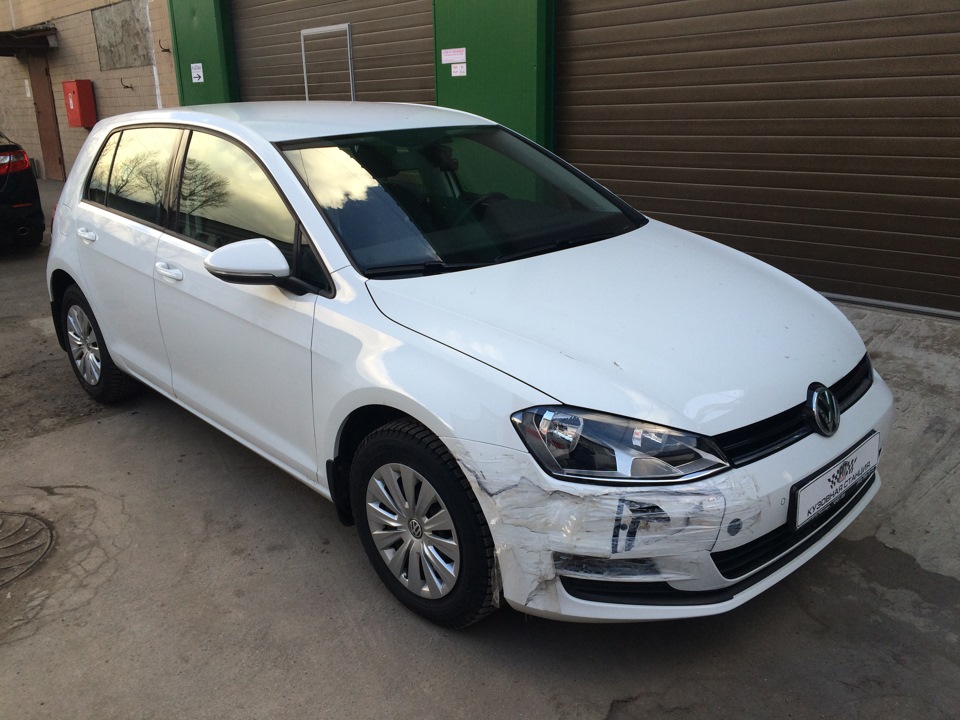 VW Golf7 — ремонт и окраска капота, а также окраска переднего бампера с ...