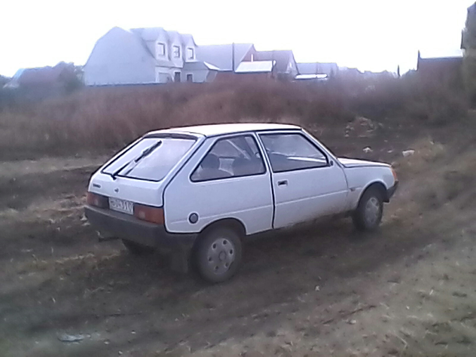 Таврия днр. ЗАЗ 1102 Таврия, 1992. ЗАЗ-1102 «Таврия-Нова». Машина Таврия 1102 село Троицкое. Машина Таврия 1102 село Першино.