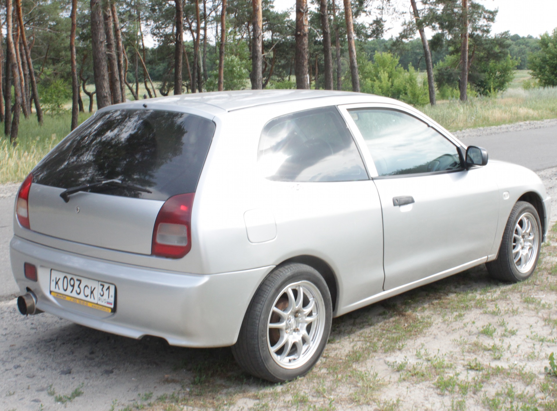 Mitsubishi Colt 5 stance