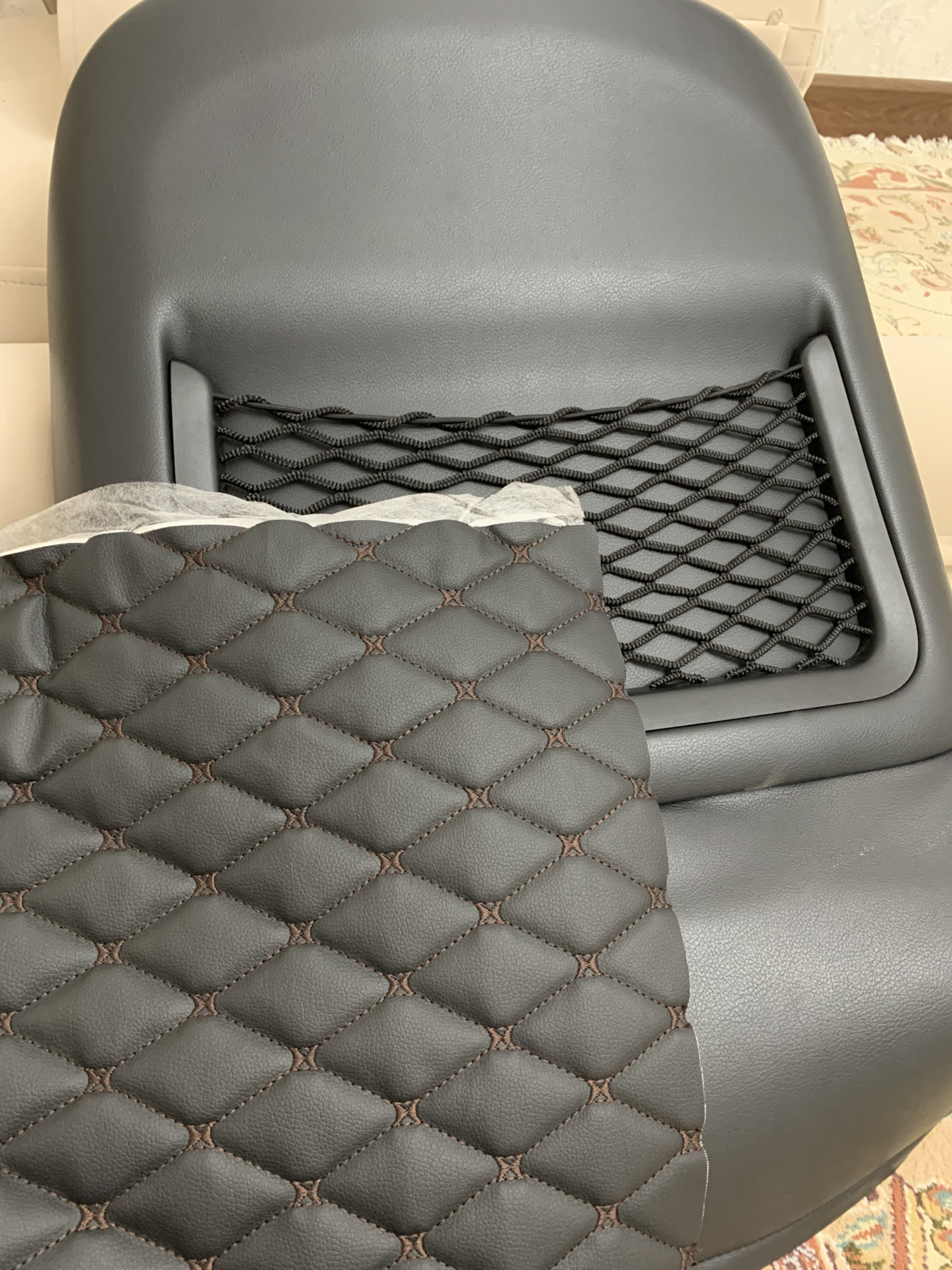 Замена задней обшивки передних сидений — Toyota Land Cruiser 200, 4,5 л ...