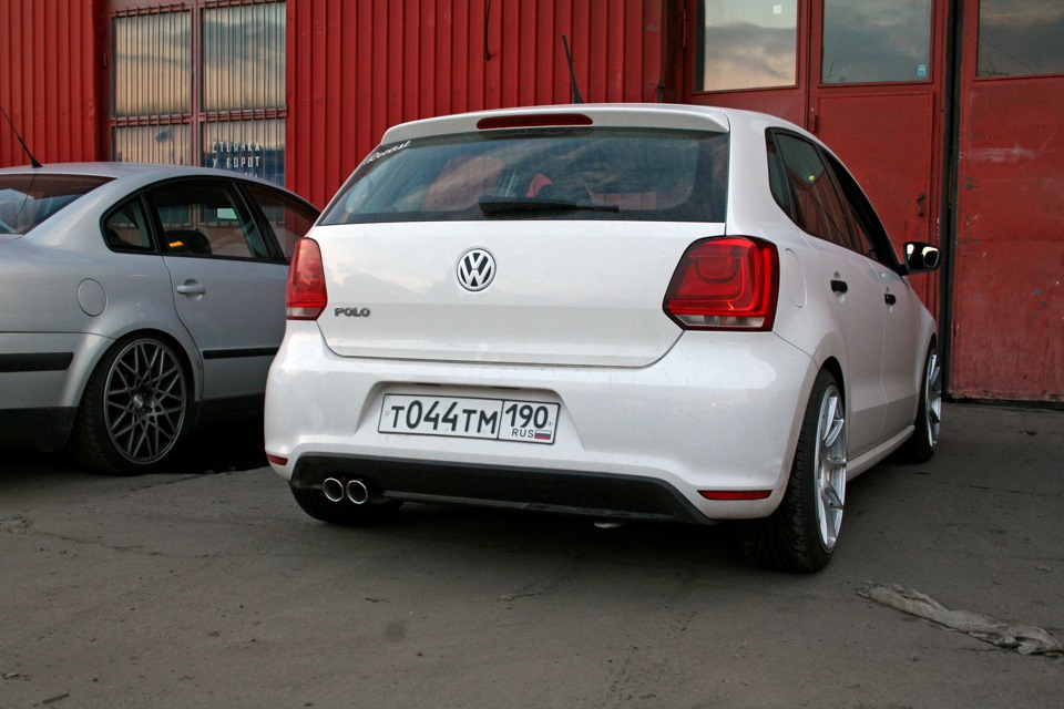 Volkswagen Polo mk5 седан