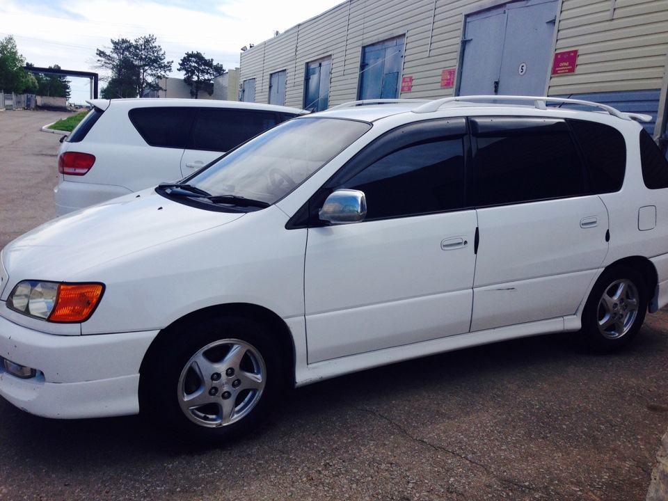 Ипсум. Toyota ipsum 10. Toyota ipsum 1998 Tuning White.