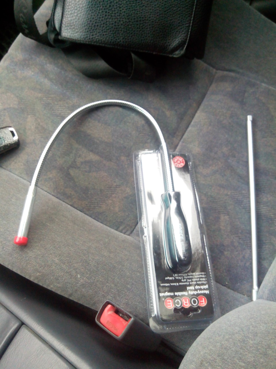 Как выкрутить обломившуюся свечу — Toyota Camry (XV20), 2,2 л, 1997 ...