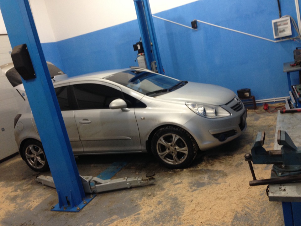 Треснула свеча зажигания. — Opel Corsa D, 1,4 л, 2008 года | запчасти ...