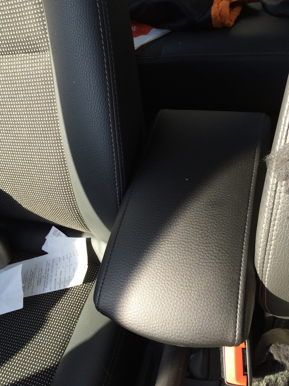 Подлокотник — Opel Astra H, 1,8 л, 2010 года | аксессуары | DRIVE2