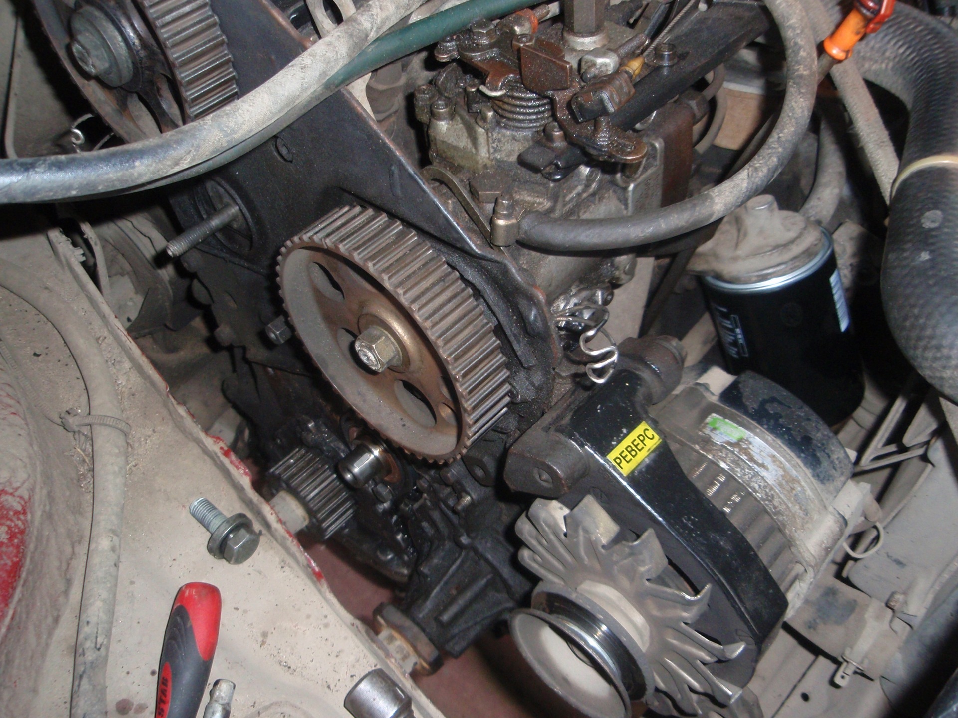 замена сальника промежуточного вала — Volkswagen Golf Mk2, 1,6 л, 1985 ...