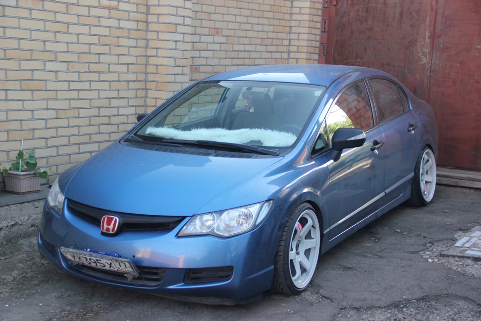 Honda Civic 4d РіРѕР»СѓР±РѕР№