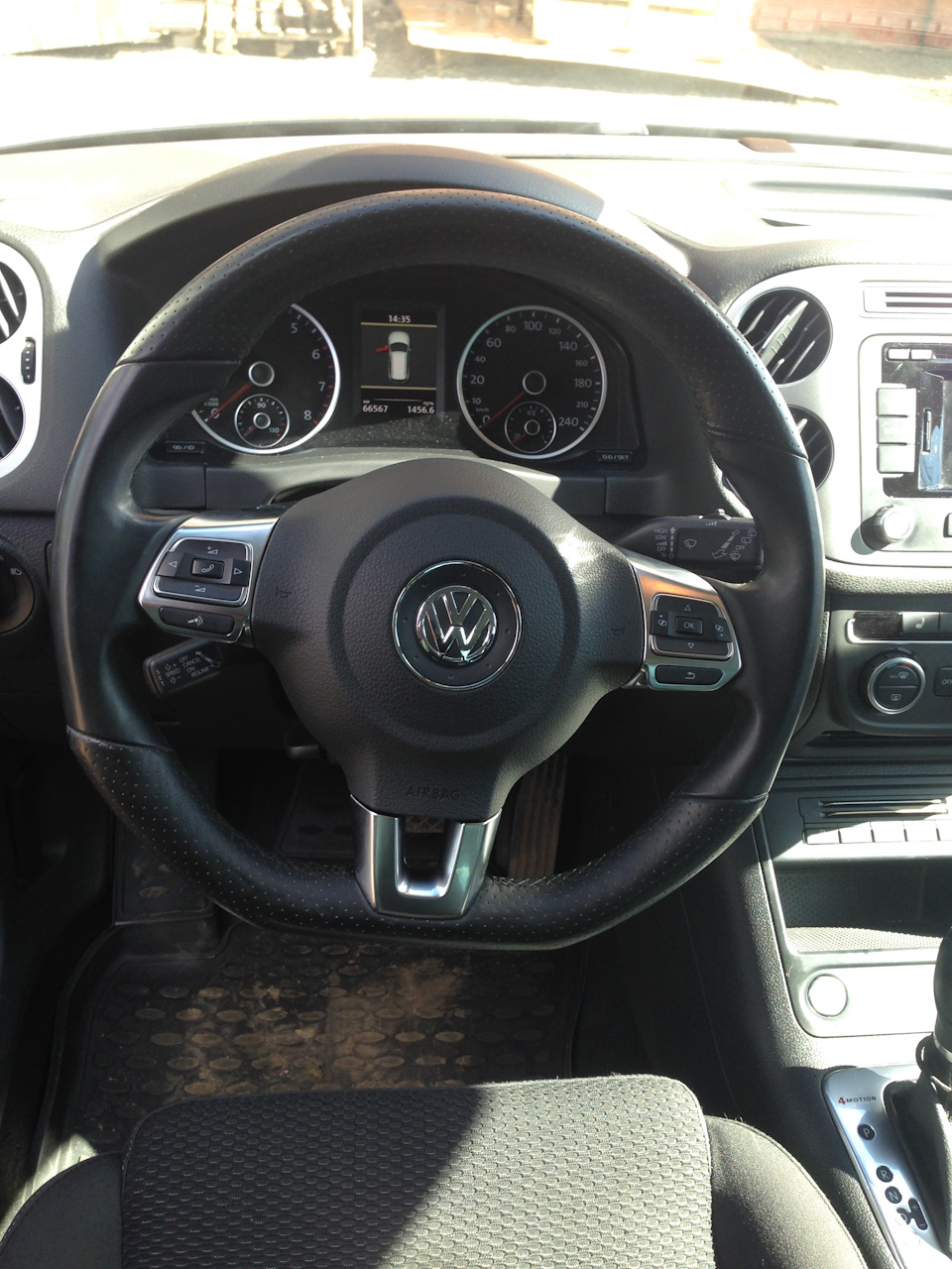 новый скошенный руль — Volkswagen Tiguan (1G), 2 л, 2013 года | тюнинг ...
