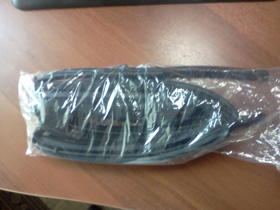 Упаковка уплотнителей на четыре двери — Lada Granta