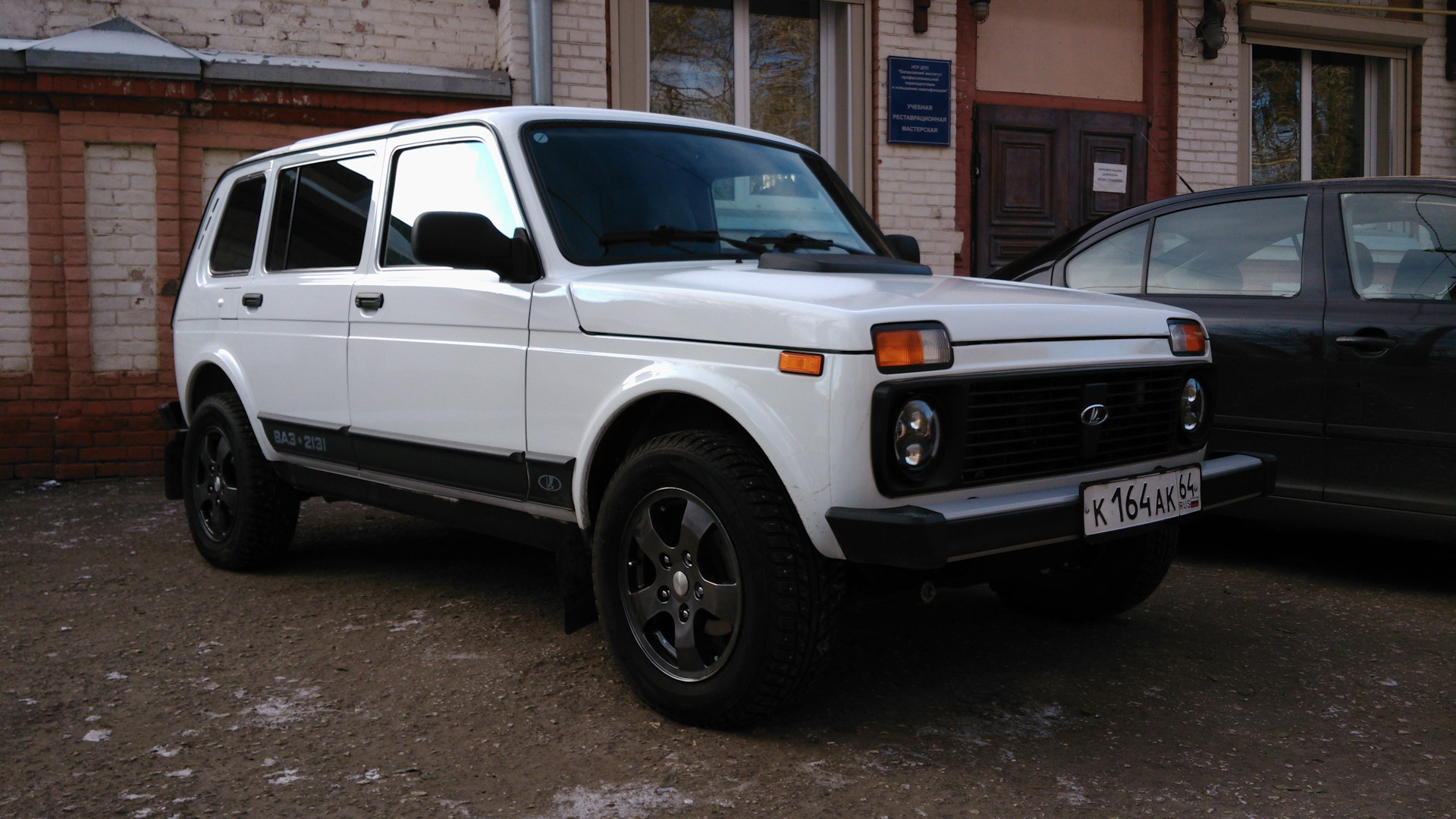 Lada 4x4 2131 белая