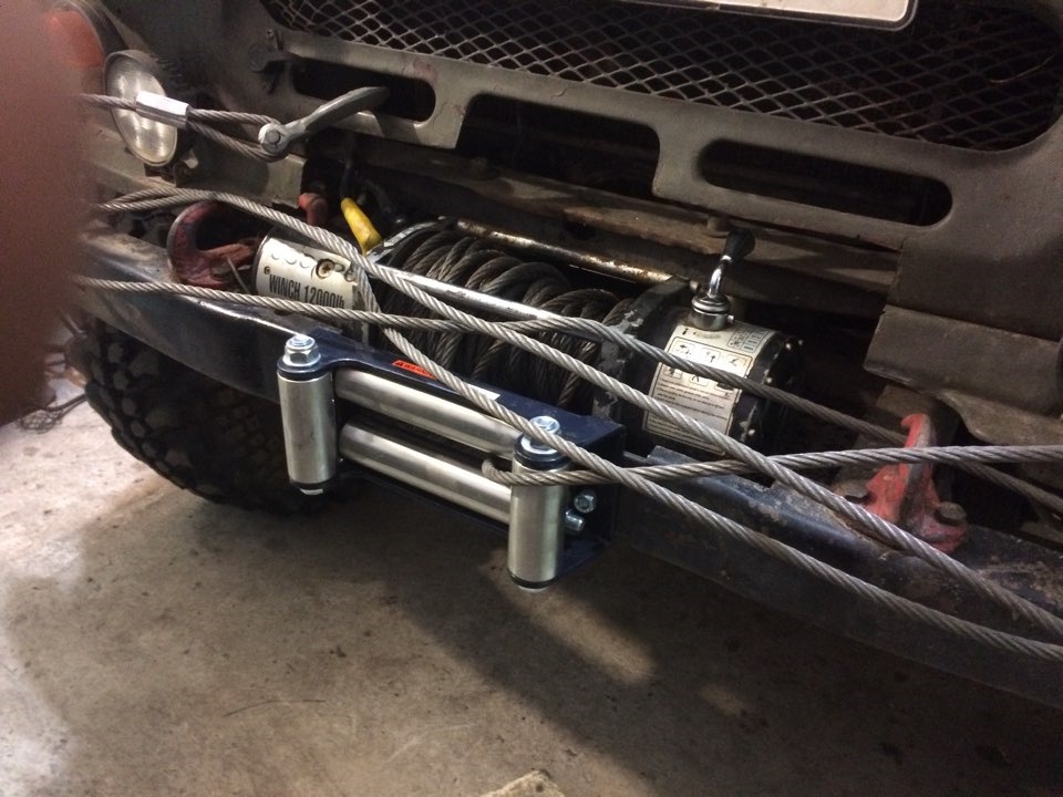 Гараж. Печка Булерьян. Губы лебёдки. ТО лебёдки. Стартер — УАЗ 469, 3 л ...