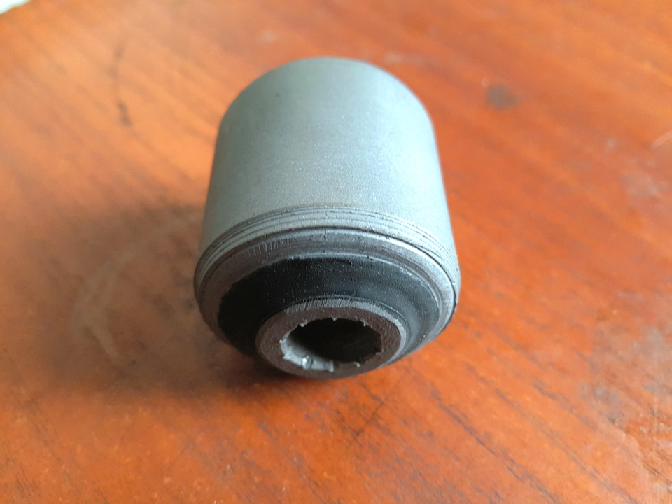 Решено колхозить по полной. Возвращаем фирменые сайленты и заказываем у спецов нужные размеры, по цене в 2-3 раза ниже. — Mazda 3 (1G) BK