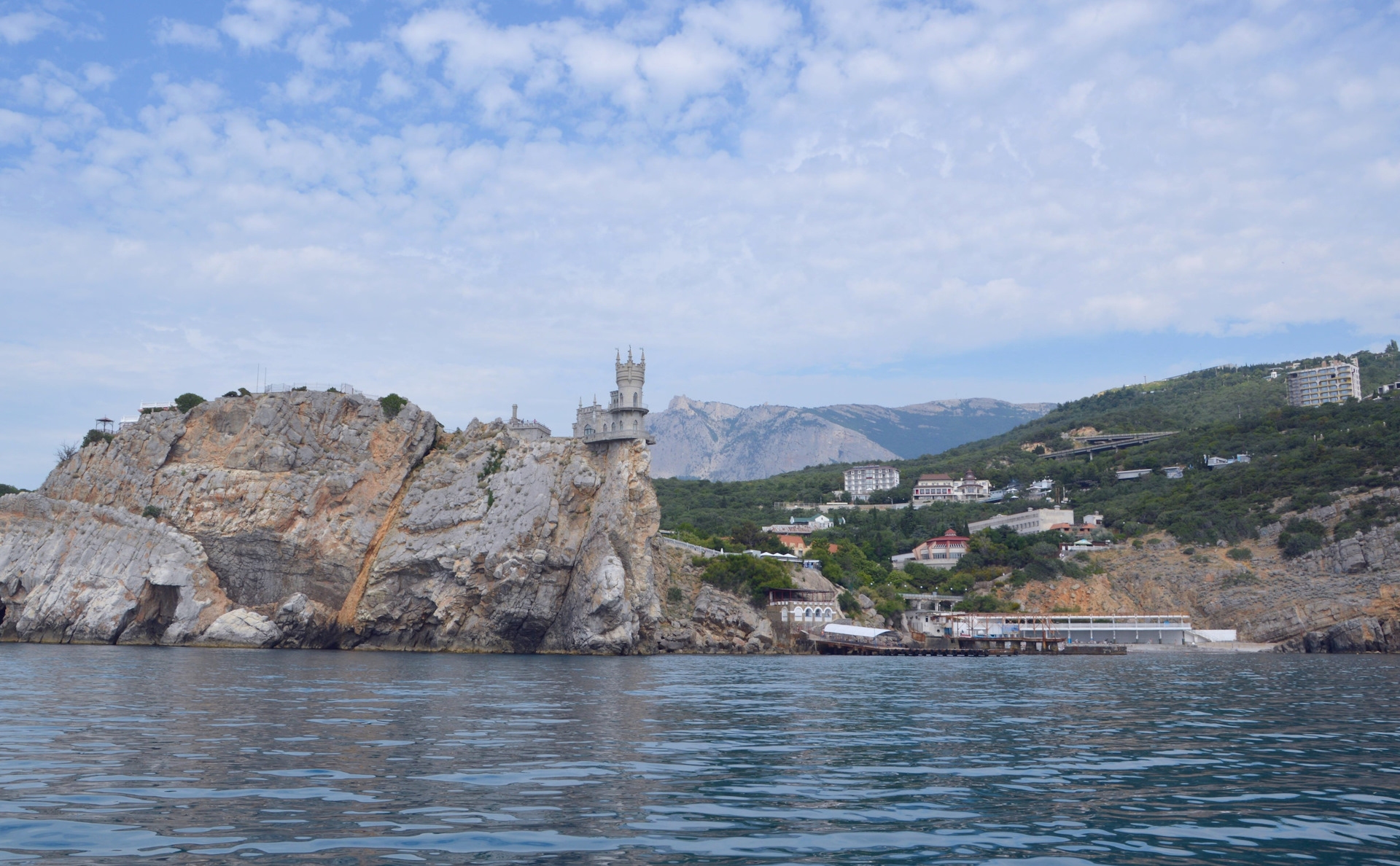 Морские прогулки ласточкино гнездо. Сямбау из Крыма.