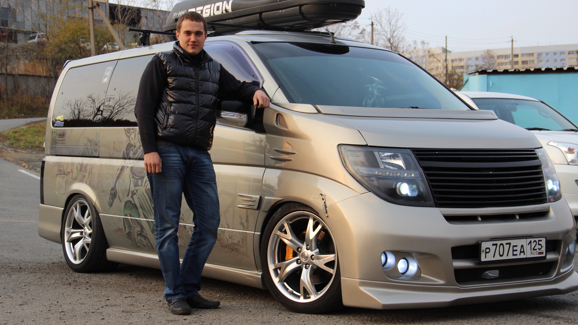 Nissan Elgrand 2004