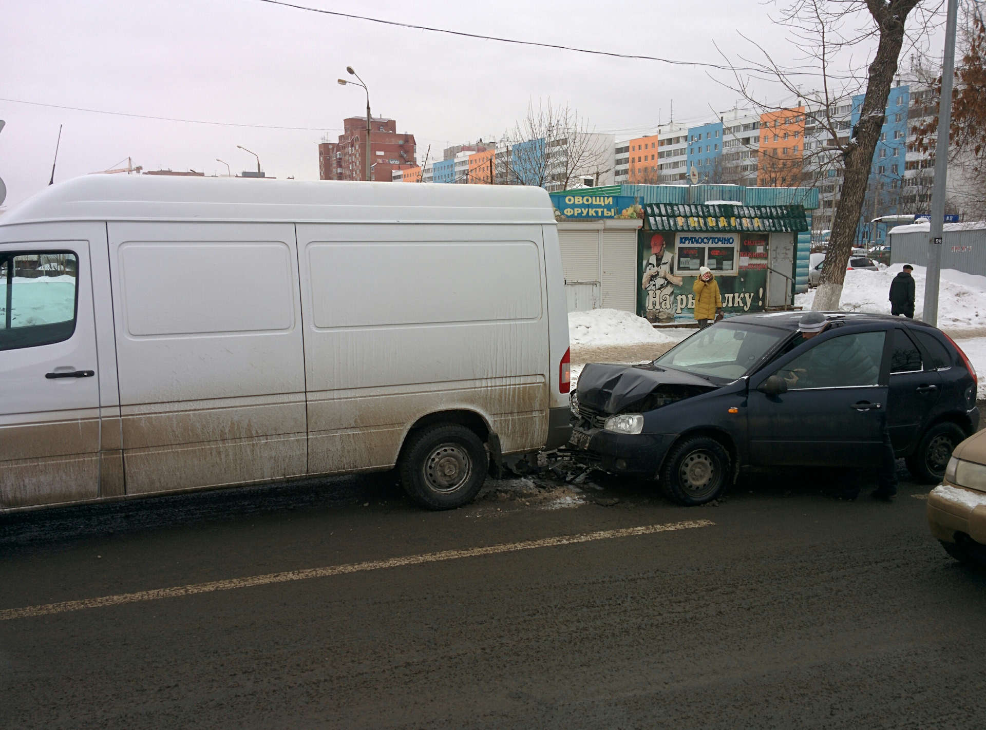 Мерседес спринтер белый дым