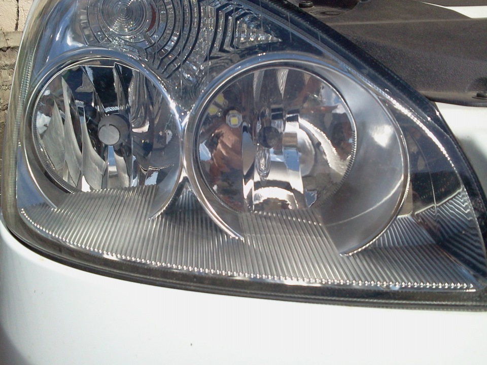 Установка ксенона в туманки и ближний…4300 К — Lada Приора хэтчбек, 1,6 ...