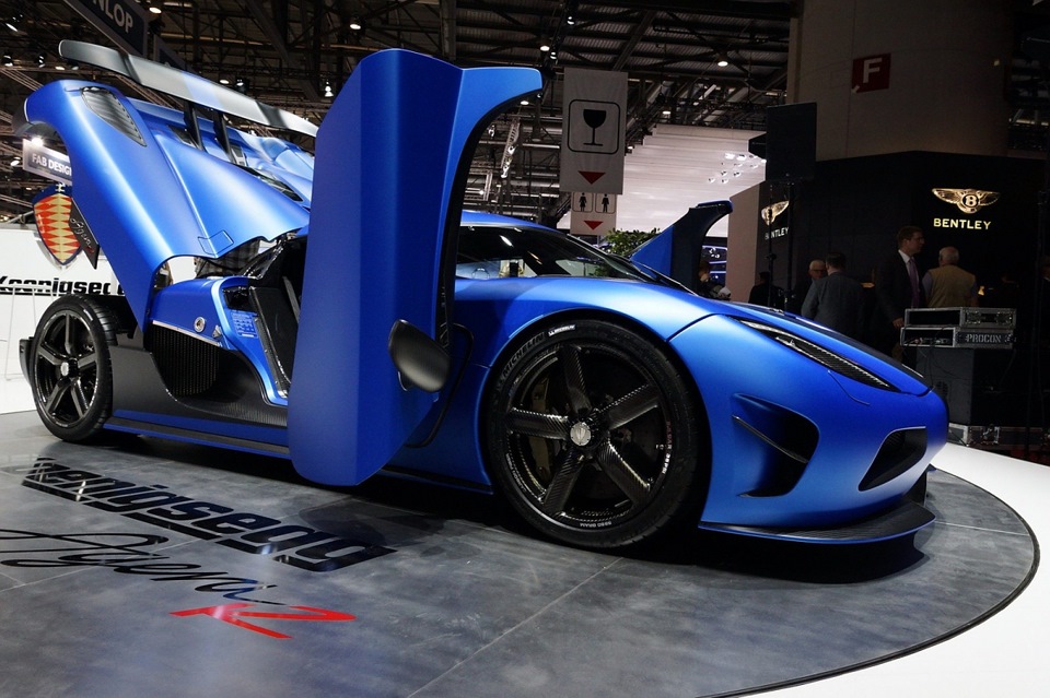 Машина Koenigsegg Agera r модель