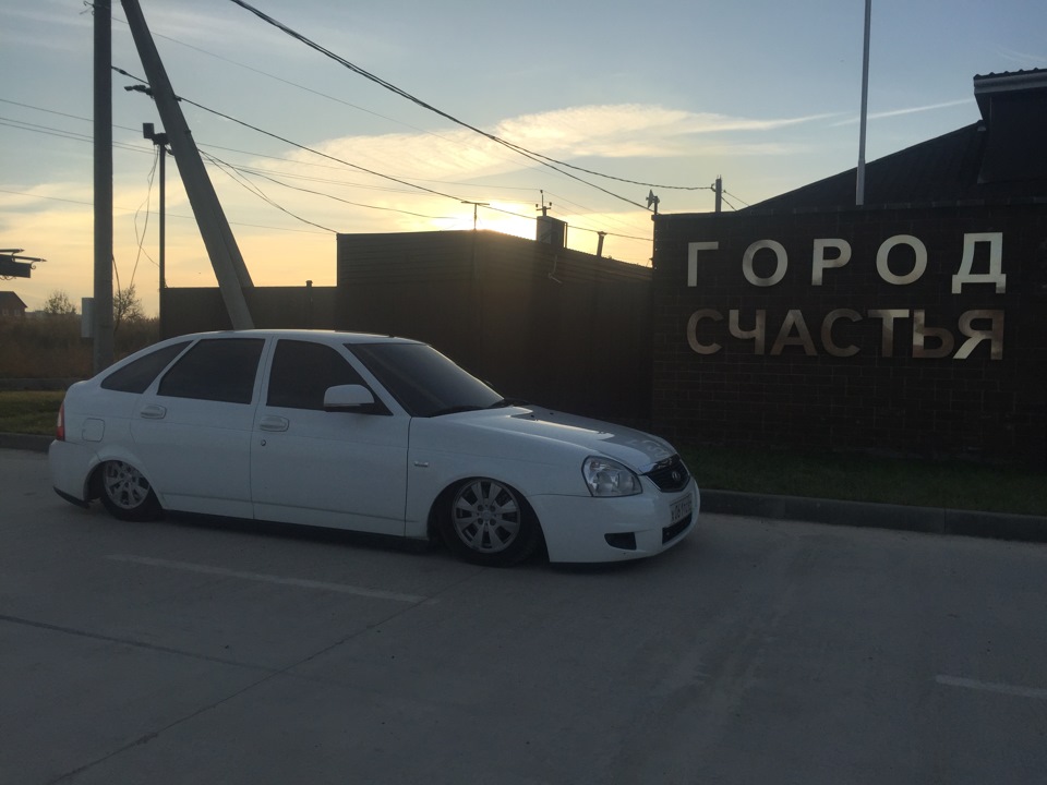 Брошенная приора. Мимо дворов едет приора без номеров песня. Мимо дворов едет приора без номеров песня. Мимо дворов едет приора без номеров песня. Пацанский стиль 2024.