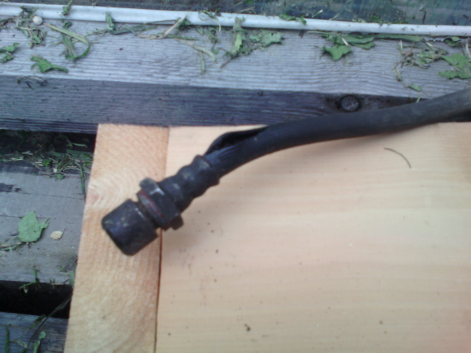 Опять порвался тормозной шланг — Chevrolet Lacetti 5D, 1,4 л, 2011 года ...