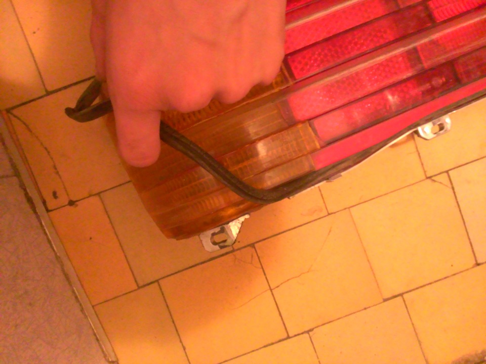 Задние фары разбор и устройство — Mercedes-Benz W123, 2 л, 1979 года ...