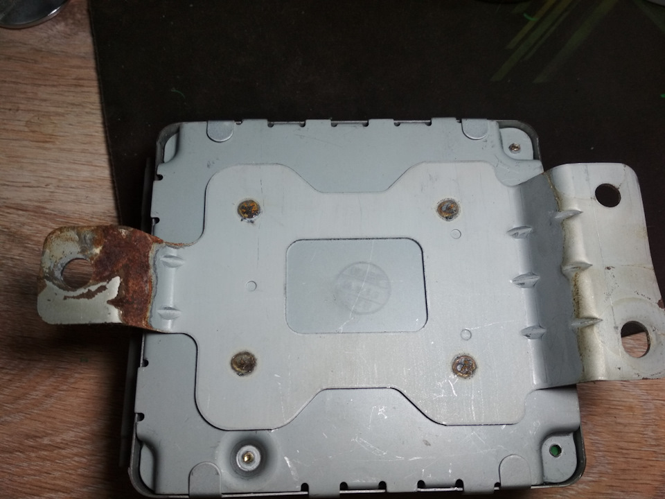 Небольшие следы коррозии на одной из ног блока вызвали некоторые сомнения и подозрения, но т.к. с другой стороны все нормально, то пока расслабил булки — SsangYong Korando (2G)