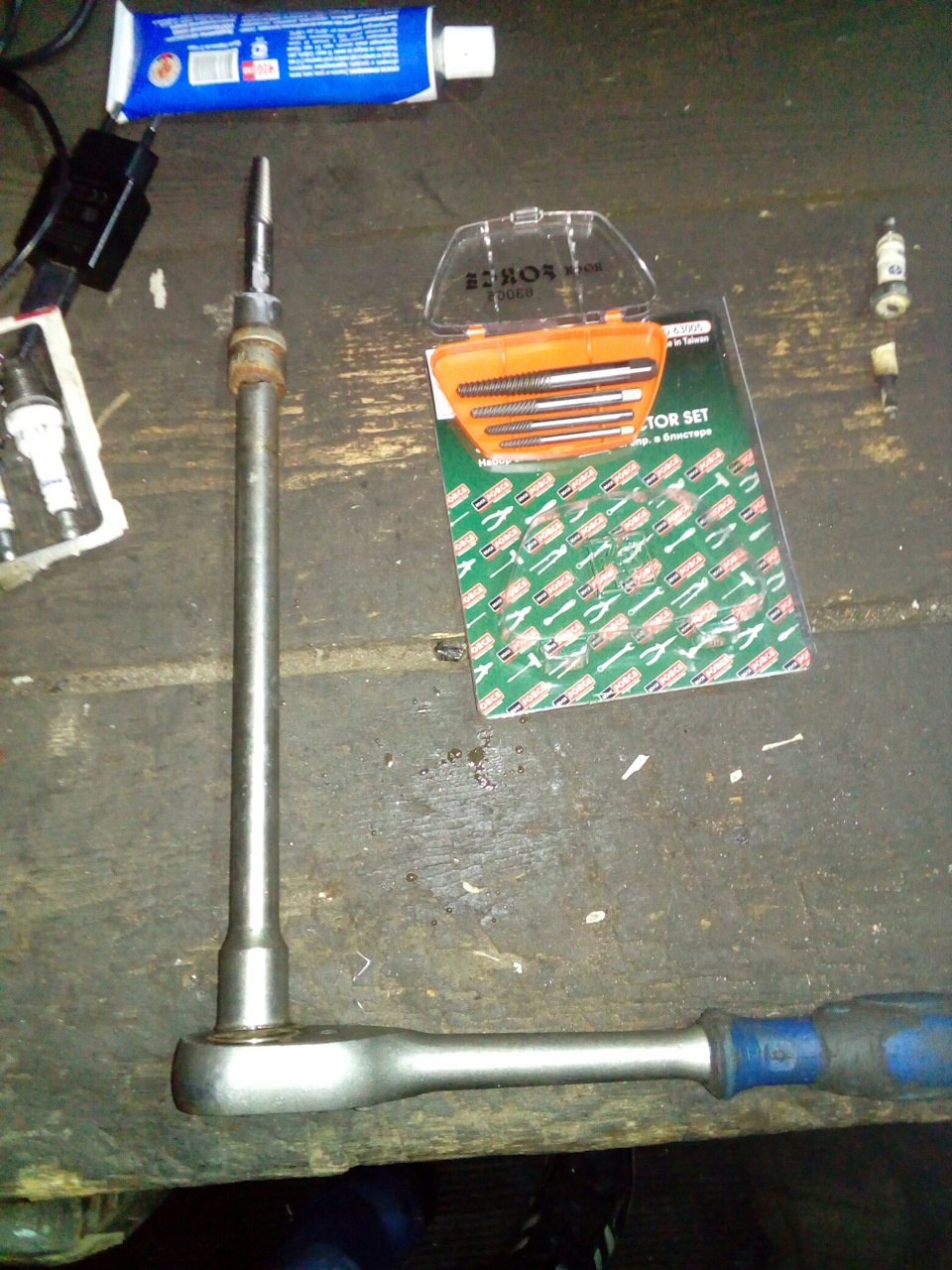 Обломилась свеча в головке(устранение) — Lada 21093i, 1,6 л, 2002 года ...