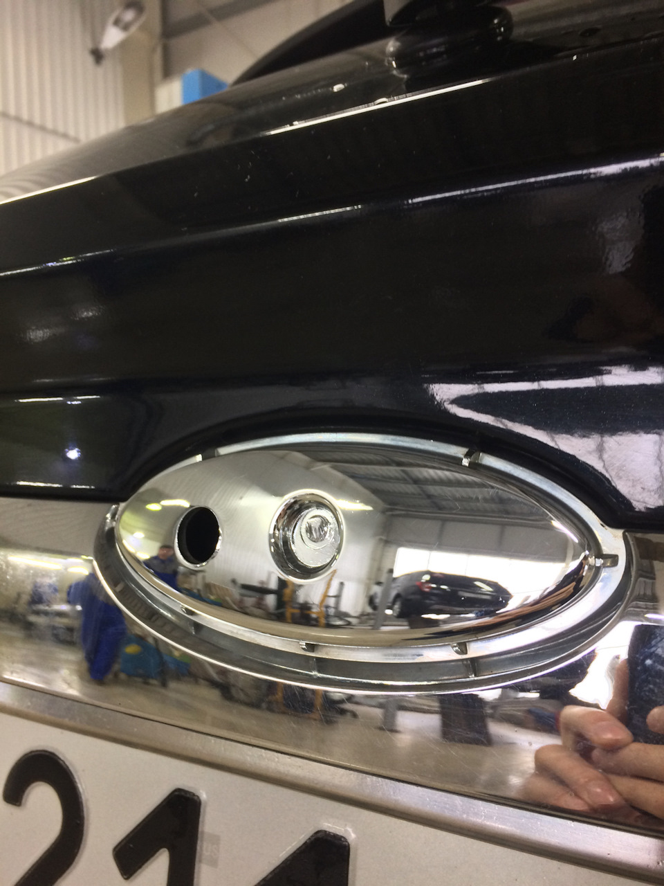 Замена эмблемы по гарантии — Ford Focus II Hatchback, 1,8 л, 2008 года ...