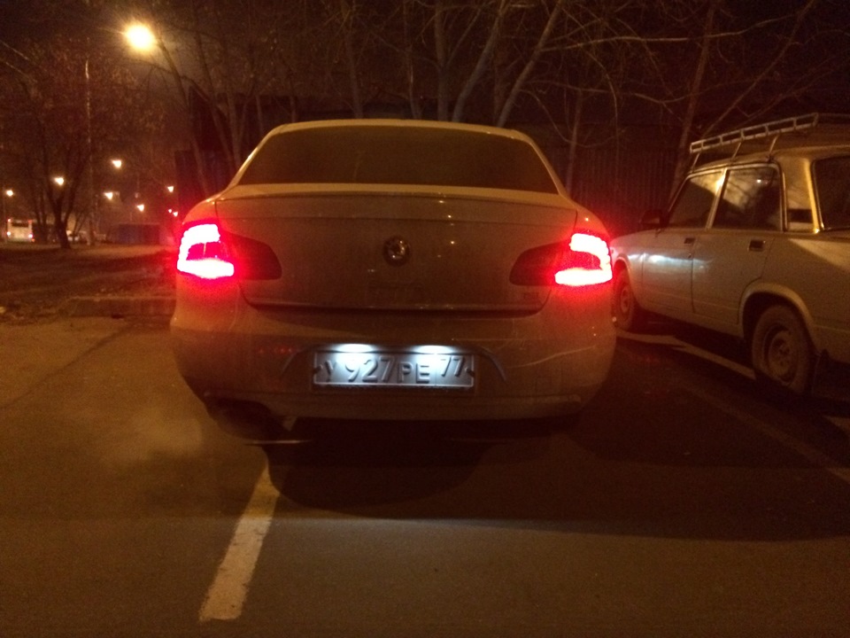 белые фонари skoda superb белые фонари skoda superb