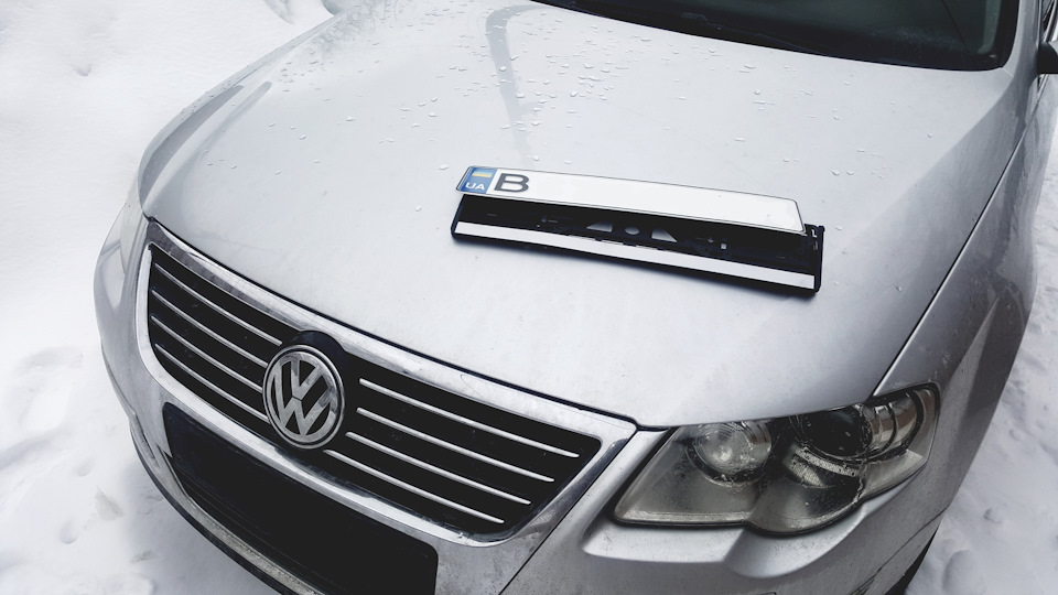 Рамка номера — Volkswagen Passat B6, 2 л, 2006 года | аксессуары | DRIVE2