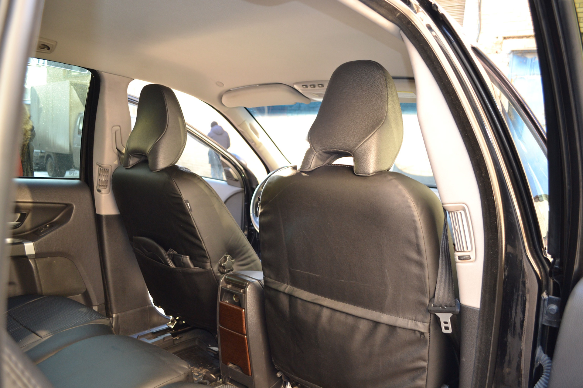 Чехлы для вольво xc70. Чехлы на сиденья volvo xc90. Чехлы на вольво хс90. Xc90 чехлы. Сидения вольво хс70.